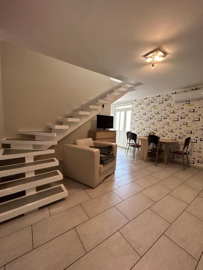 Babzsi Nyaralo Villa Vonyarcvashegy Bagian luar foto